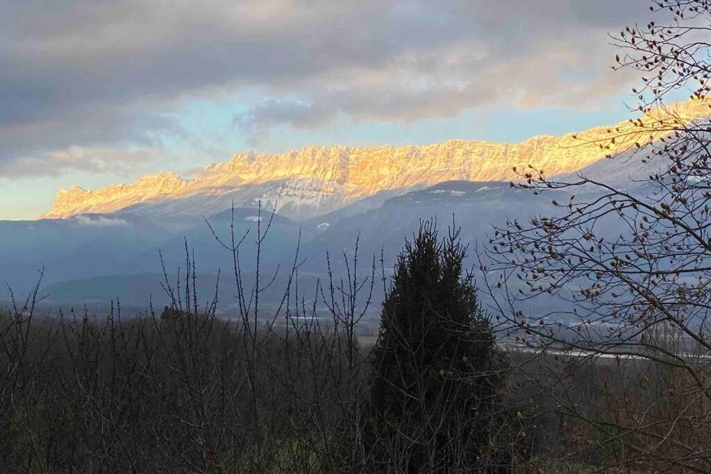 Ferienwohnung Au Calme Avec Vue Magnifique A Saint Maximin Exterior foto